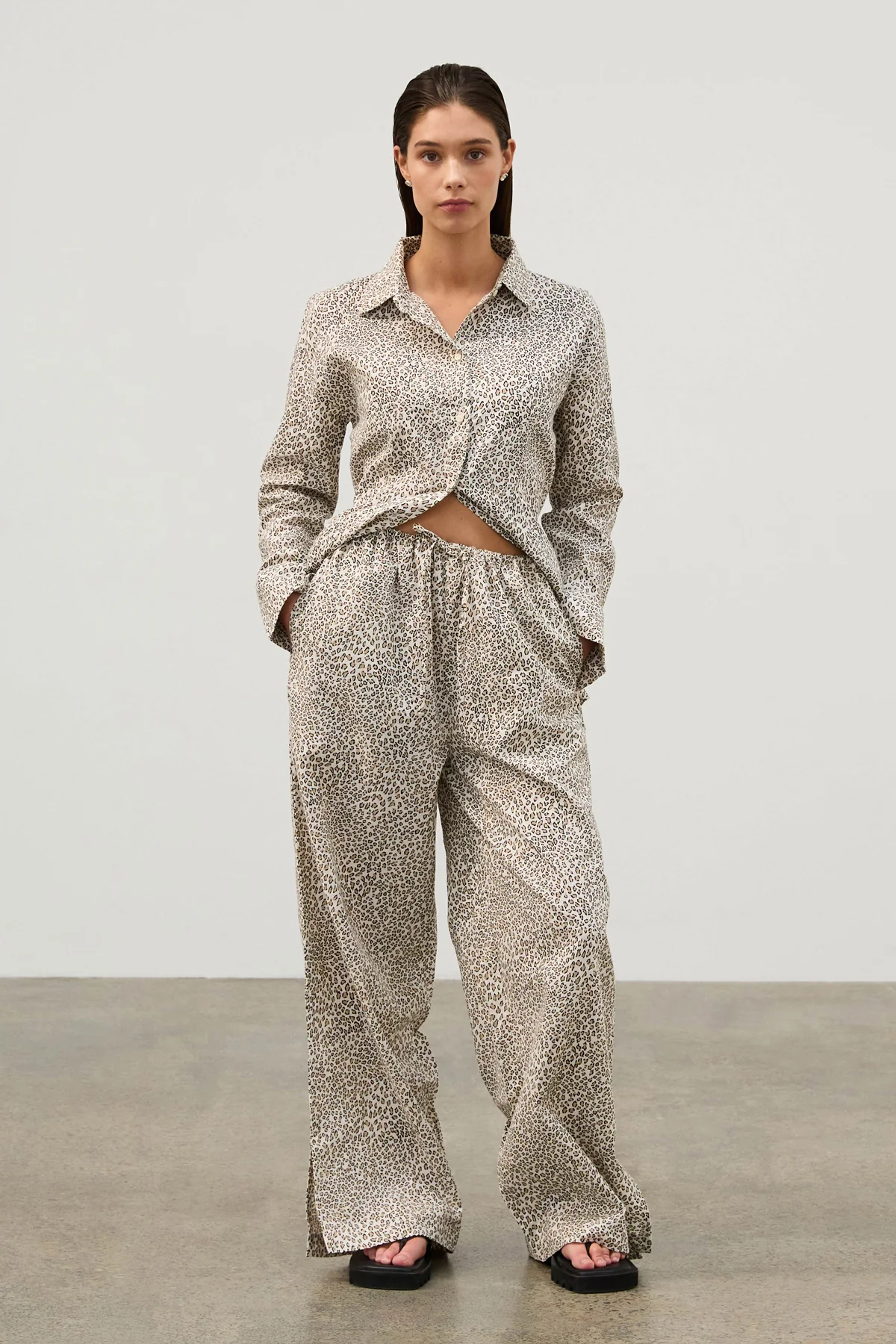 Micro Leopard Hemp Blend Tie Shirt - Image 4