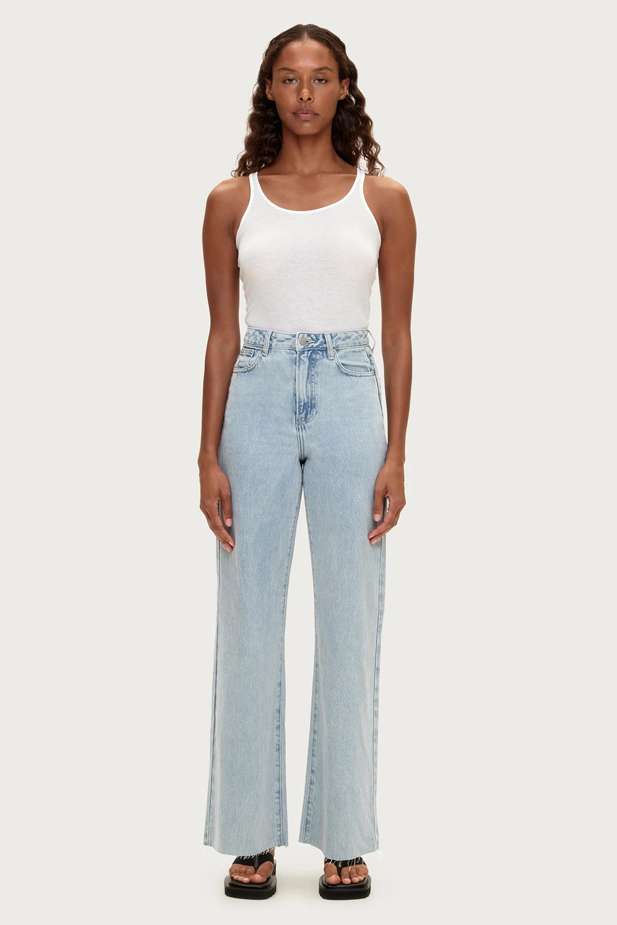 Relaxed Straight Jean - Light Wash