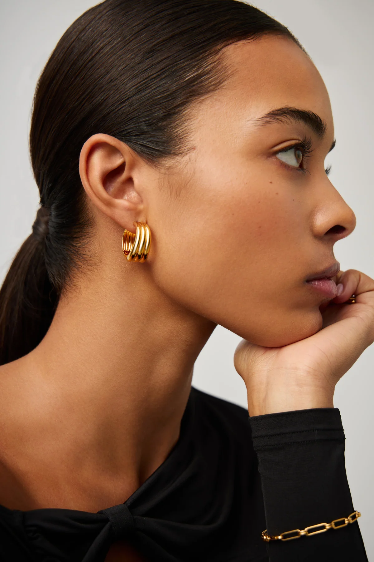 Savi Triple Ridge Large Hoop Earrings - Gold - Image 3