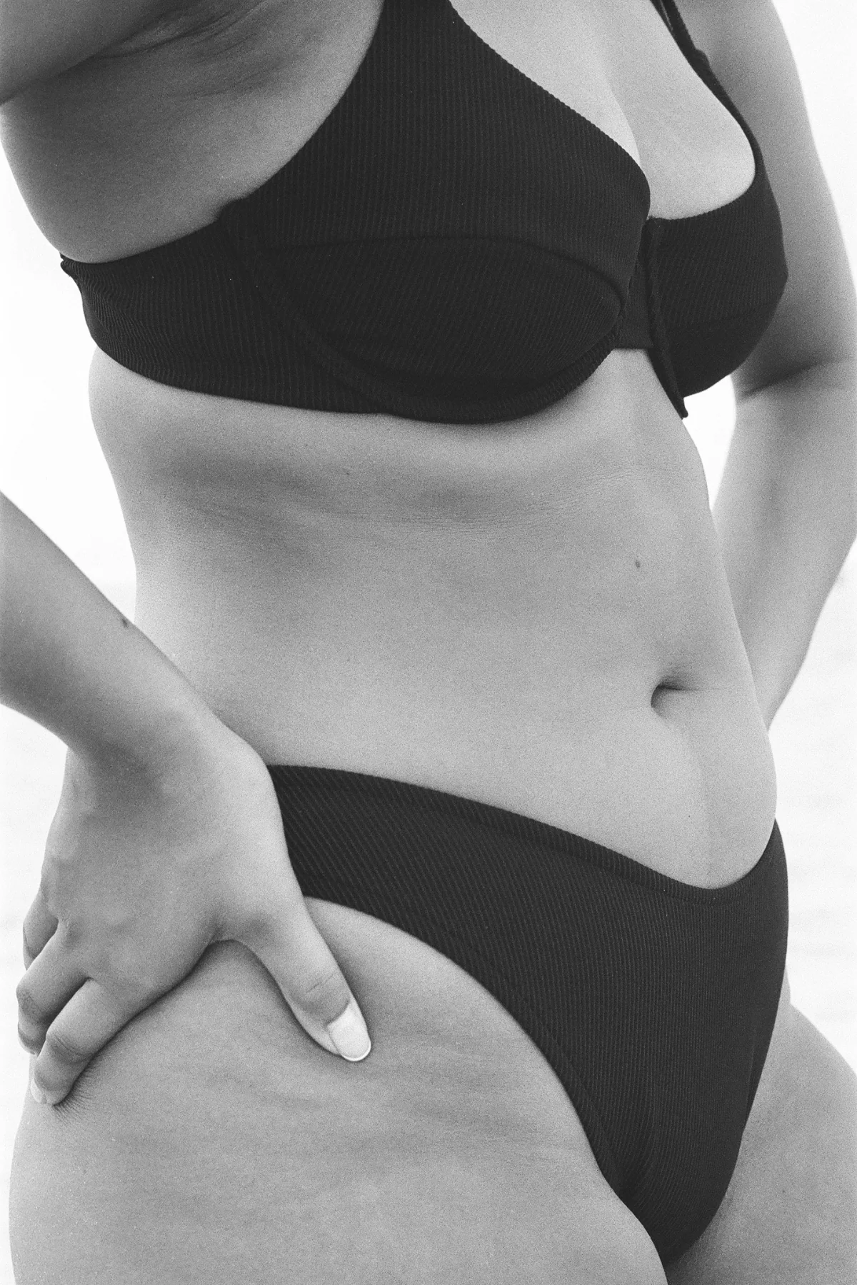 Signature Stripe Adjustable Hook Bra Cup - Black - Image 8